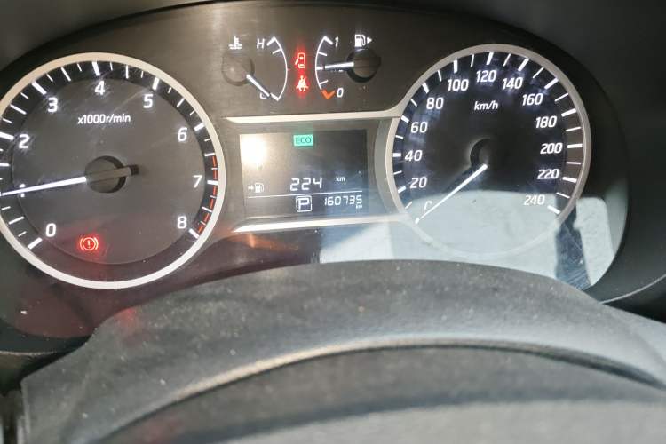 Used Nissan Lannia 2016 1.6L CVT Smart Cool Edition Odometer Close Up