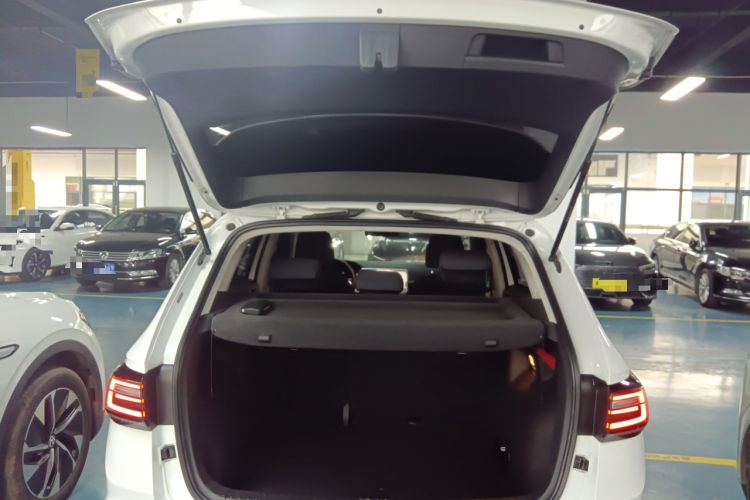 Used Volkswagen Tharu 2023 300TSI Two-Wheel-Drive Crescent Edition Trunk