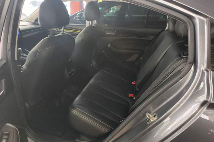 Used Roewe i5 2021 1.5L CVT Platinum Edition

