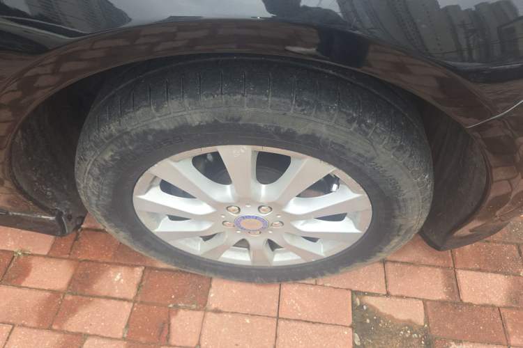 Used Mercedes-Benz R-Class 2010 R 300 L Luxury Model Right Front Wheel Hub