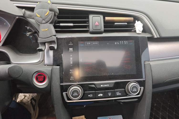 Used Honda Civic 2016 220TURBO CVT Luxury Edition Audio And AC Panel