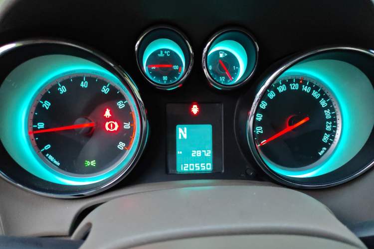 Used Buick GT 2013 GT 1.6L Automatic Fashion Edition Instrument Cluster