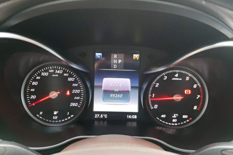 Used Mercedes-Benz GLC 2017 GLC 260 4MATIC Luxury Model
