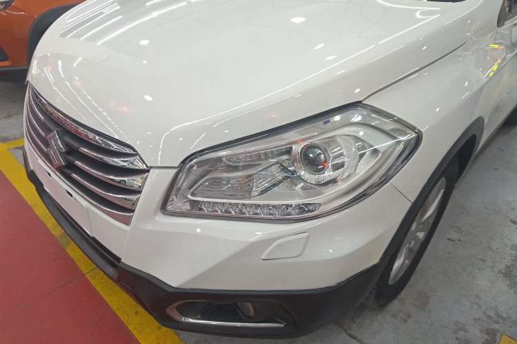 Used Suzuki S-Cross 2014 1.6L CVT Two-Wheel Drive Elite Version
