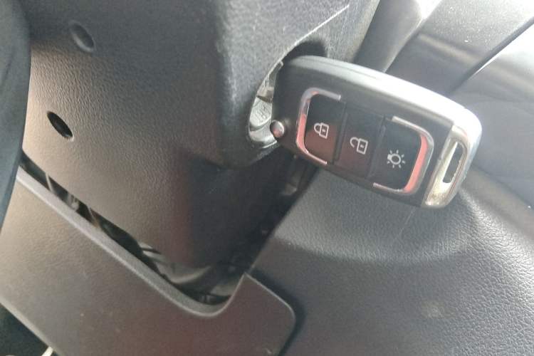 Used Jinbei Gold Hiace 2021 1.5L Passenger Vehicle Travel Lion 5-Seater Vehicle Key