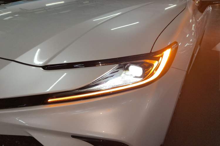 Used Toyota Camry 2026 Model Dual-Engine 2.0HSE Sport Lite Edition