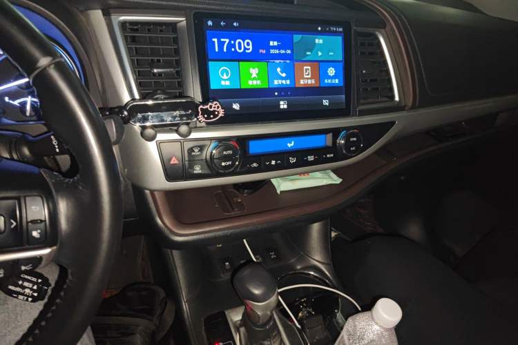 Used Toyota Highlander 2018 2.0T Four-Wheel Drive Luxury Edition 7 Seats China V Emission Standard
