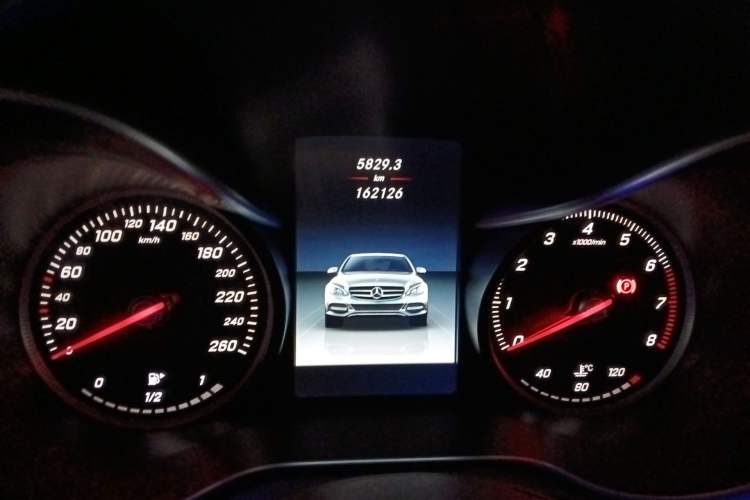 Used Mercedes-Benz C-Class 2015 Facelift C 200 L Instrument Cluster