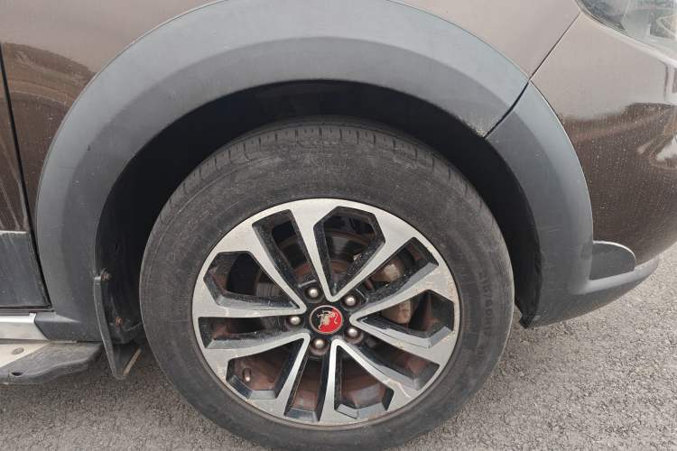 Used FORTHING Joyear X5 2015 1.6L Manual Luxury Model Right Front Wheel Hub