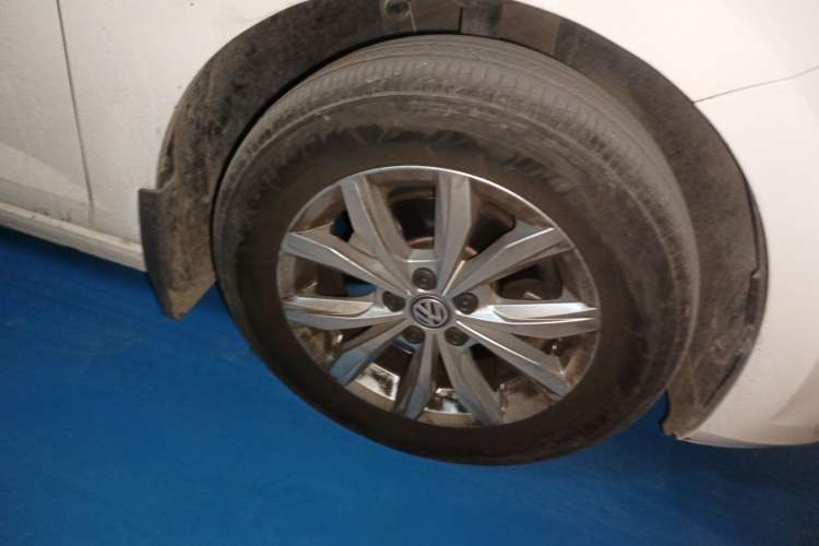 Used Volkswagen Polo 2019 Plus 1.5L Automatic Colorful Technology Edition Right Front Wheel Hub