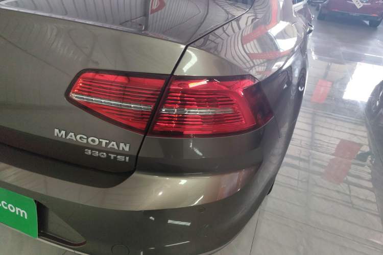 Used Volkswagen Magotan 2018 330TSI DSG Advanced Model Right Rear Taillight