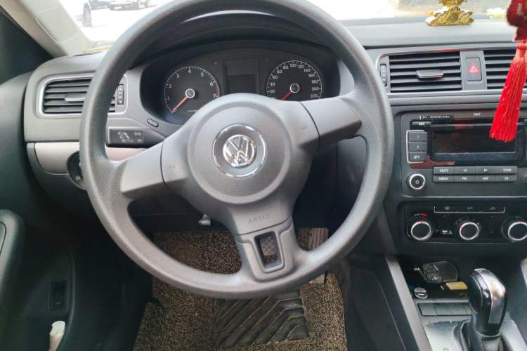 Used Volkswagen Sagitar 2012 1.6L Automatic Fashion Edition