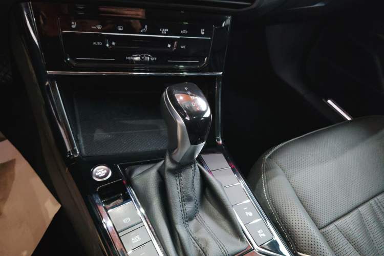 Used Volkswagen Passat 2023 Restyled 330TSI Starry Luxury Edition