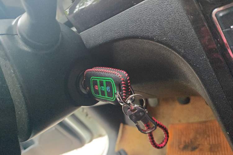 Used Dongfeng Fengon 370 2016 1.5L Manual Luxury 7-Seater Vehicle Key