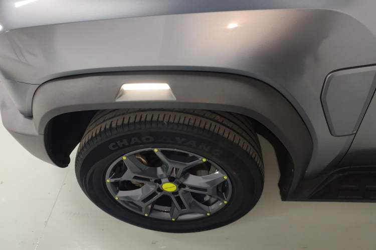 Used JETOUR Traveler 2023 2.0T All-Wheel-Drive CrossPRO Exterior 4