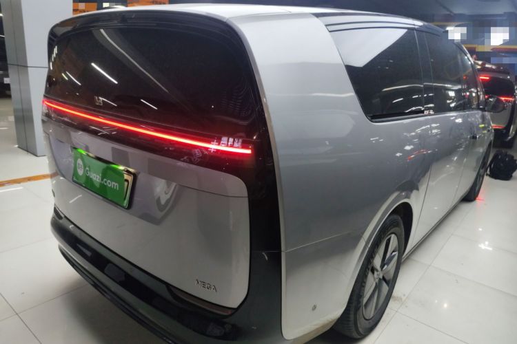 Used Li Auto MEGA 2024 Ultra Model
