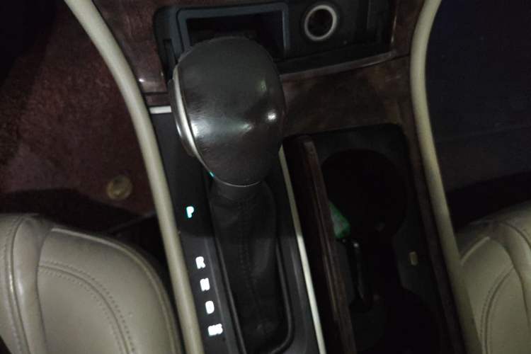Used Buick LaCrosse 2013 2.0T SIDI Technology Version Gear Lever