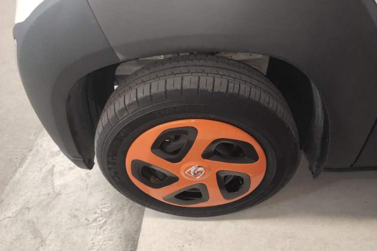 Used Baojun E100 2019 250KM Smart Drive Edition Left Front Wheel Hub