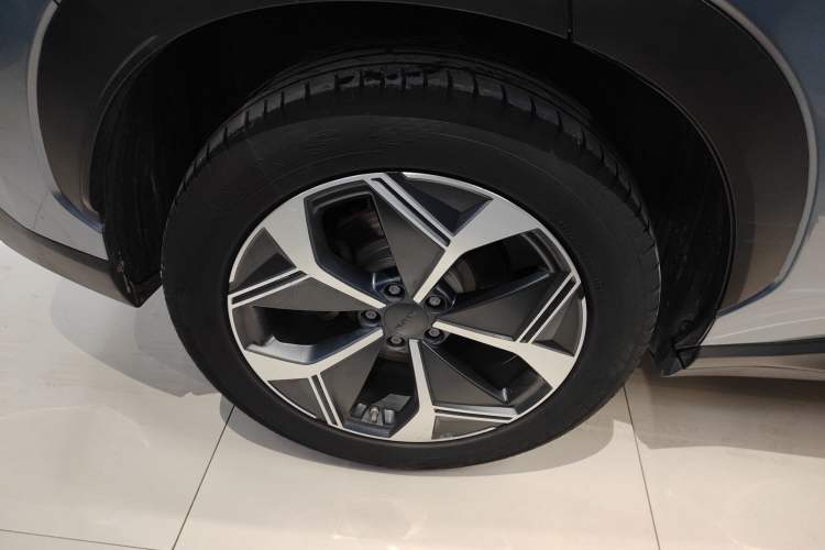 Used AION V 2024 Plus 70 Star Edition Lithium Iron Phosphate
