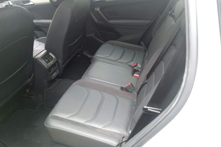 Used Volkswagen Tiguan L 2019 330TSI Automatic Two-Wheel Drive Smart Luxury Version China V Emission Standard
