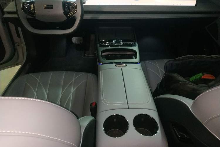 Used Geely Galaxy E8 2025 700 km Long-Range Intelligent Driving Version