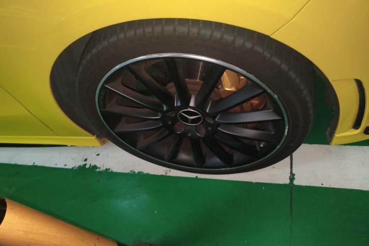 Used Mercedes-Benz A AMG 2022 AMG A 35 4MATIC Right Front Wheel Hub