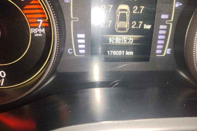 Used Jeep Cherokee 2016 2.4L Leading Smart Version
