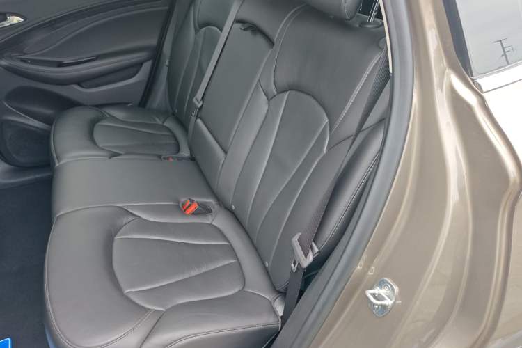 Used Buick Envision 2018 20T Two-Wheel-Drive Elite Model Left Rear Seat