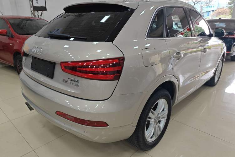 Used Audi Q3 2015 35 TFSI Comfort Model Rear Right 45 Deg