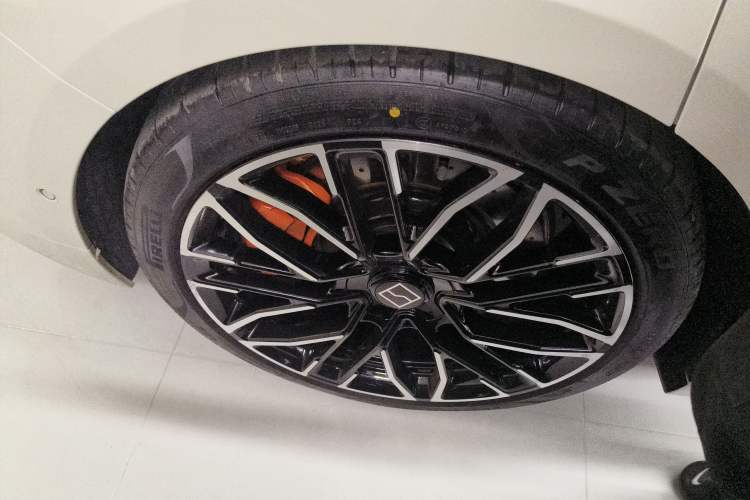 Used Zeekr 001 2025 YOU Edition 100 kWh All-Wheel Drive Right Rear Wheel Hub