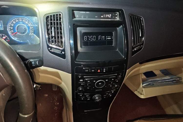 Used Geely Auto GC7 2013 1.5L Manual Luxury Model Audio And AC Panel