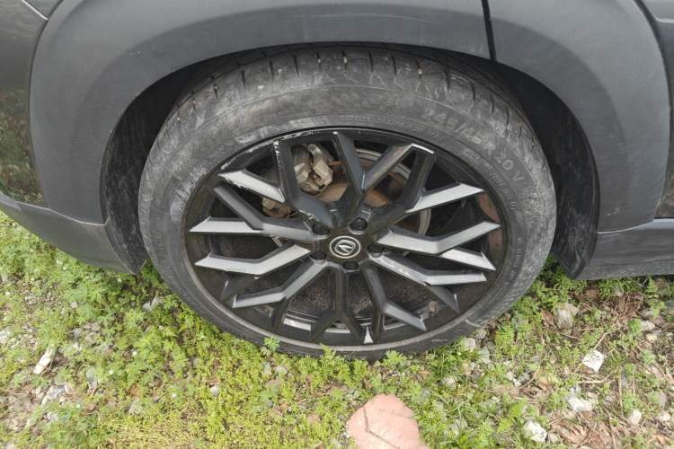 Used CHANGAN UNI-T 2022 2.0T Prestige Version Right Rear Wheel Hub
