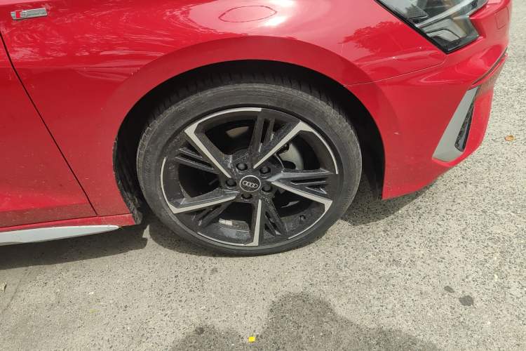 Used Audi A3 2022 Sportback 35 TFSI Fashionable Sports Model Right Front Wheel Hub