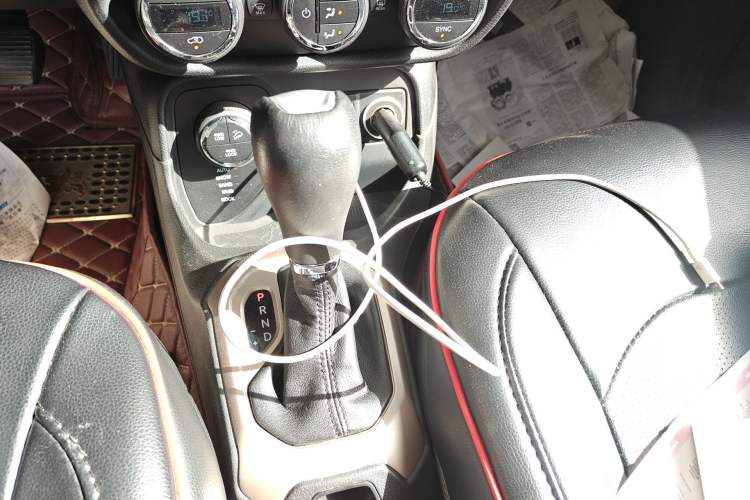 Used Jeep Renegade 2016 2.0L Automatic Four-Wheel Drive 75th Anniversary Tribute Edition Gear Lever