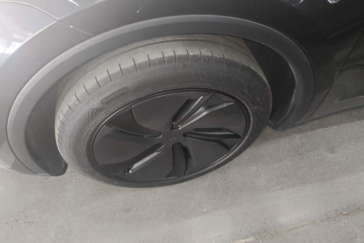 Used Tesla Model Y 2025 Rear-Wheel Drive First Edition
