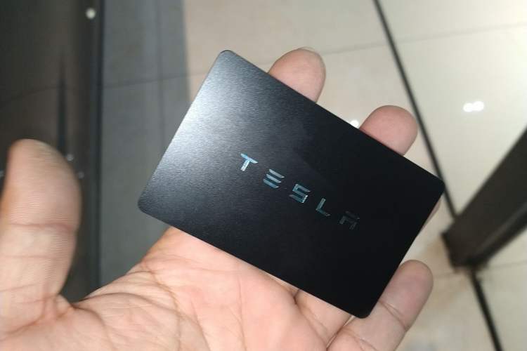 Used Tesla Model Y 2023 Long-Range All-Wheel-Drive Version