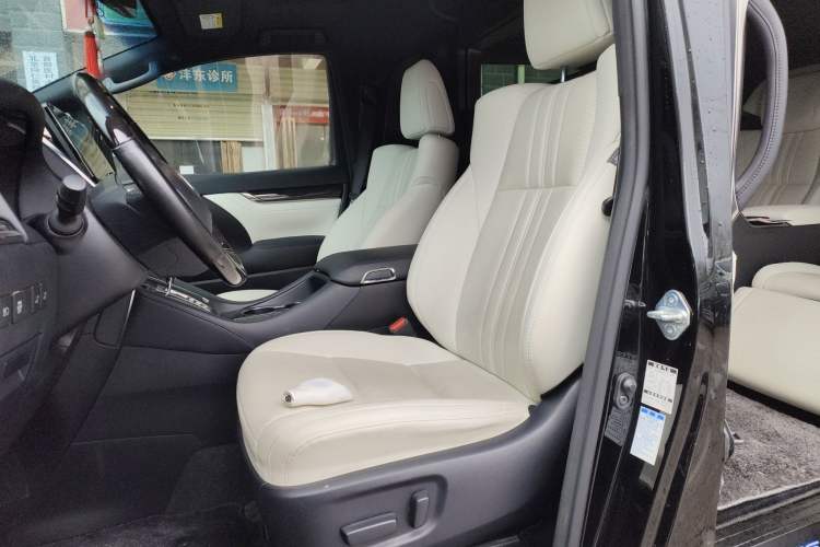 Used Lexus LM 2020 300h Four-Seat Grand Edition
