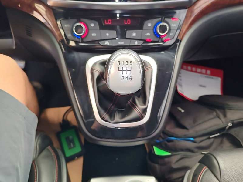 Used Haval H6 2015 Sport Edition 1.5T Manual Two-Wheel Drive Elite Model — 13