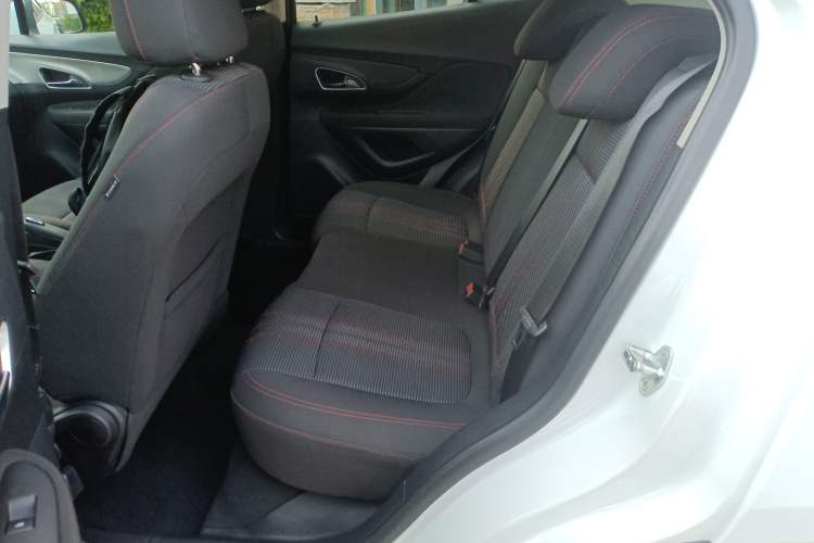 Used Buick Encore 2015 1.4T Automatic Two-Wheel Drive Urban Elite Version
