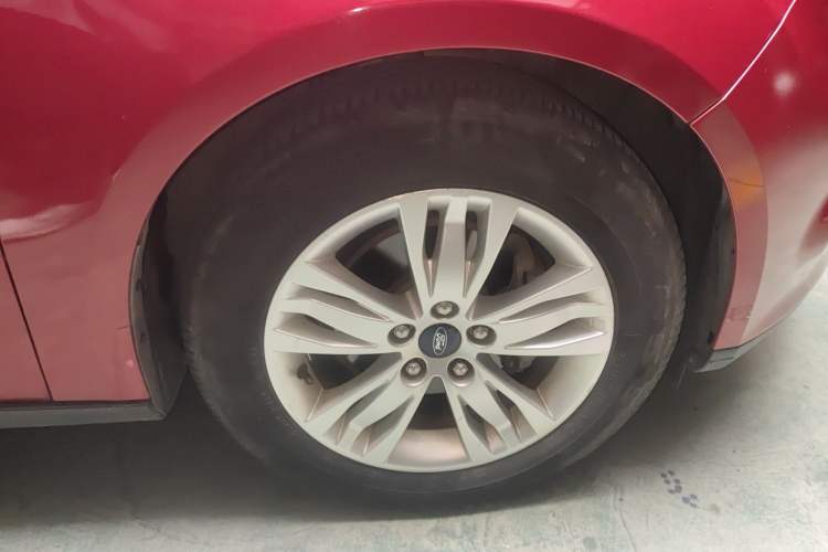 Used Ford Focus 2012 Sedan 1.6L Manual Comfort Model
