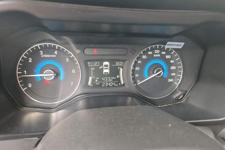 Used Dongfeng Fengon 580 2016 1.8L Manual Comfort Model Odometer Close Up