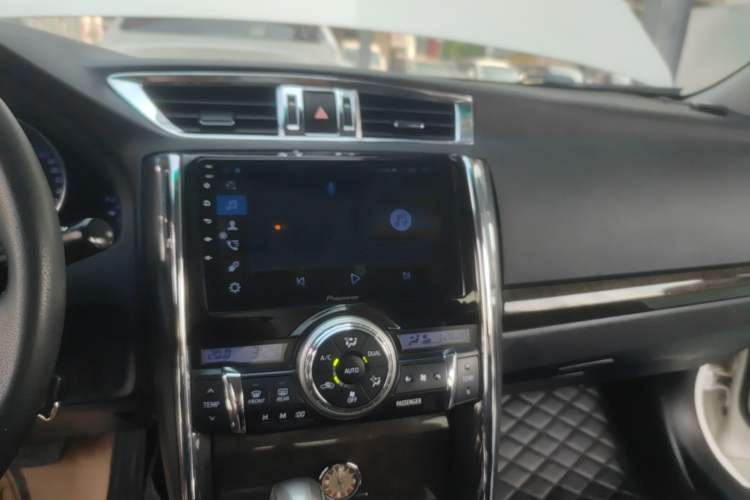 Used Toyota Reiz 2013 2.5V Elite Edition Audio And AC Panel