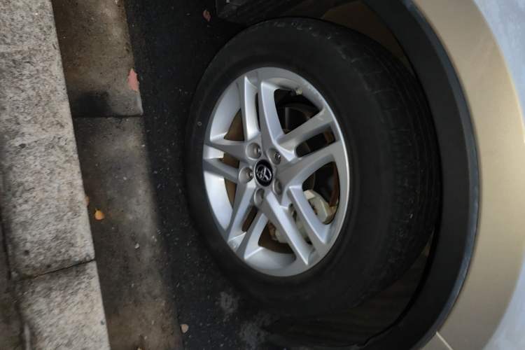 Used Toyota C-HR 2021 2.0L Comfort Edition Right Front Wheel Hub