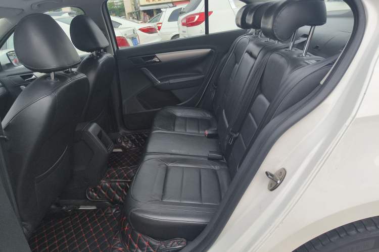 Used Volkswagen Lavida 2013 Revised Version 1.4 TSI DSG Comfort Edition Left Rear Seat