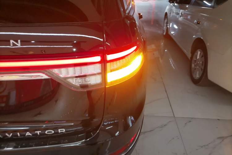 Used Lincoln Aviator 2021 3.0T V6 All-Wheel-Drive Executive Edition