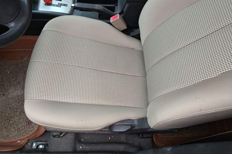 Used Hyundai Celesta 2011 1.6L Automatic Comfort Edition Left Front Seat