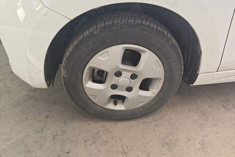 Used Roewe Clever 2021 302 km New Four-Seater Super-Efficient Version