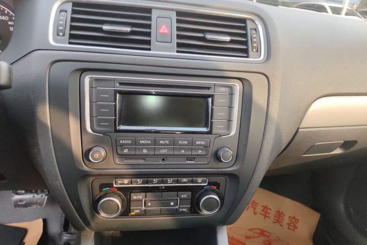 Used Volkswagen Sagitar 2014 Revised Version 1.4TSI Automatic Luxury Edition