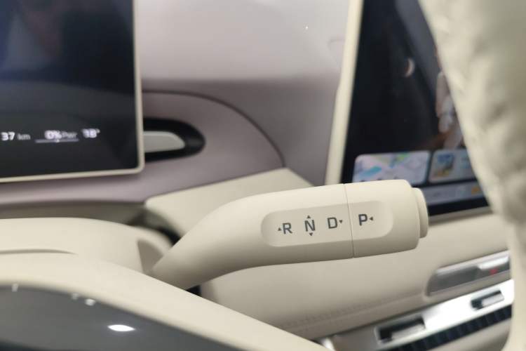 Used MG 4 EV 2026 Model 437 Freedom Edition Gear Lever