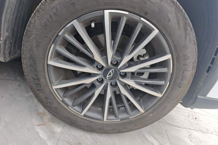 Used Chery Tiggo 8 PRO 2025 290T Two-Wheel-Drive Luxury Edition Right Front Wheel Hub